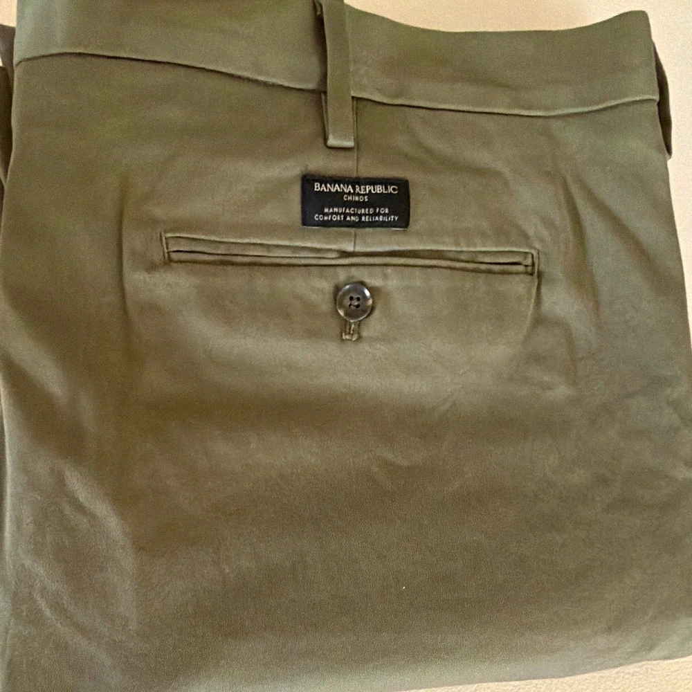 Banana Republic Men's 42x32 Green Twill Stretch Chino Straight Flat Front Pants